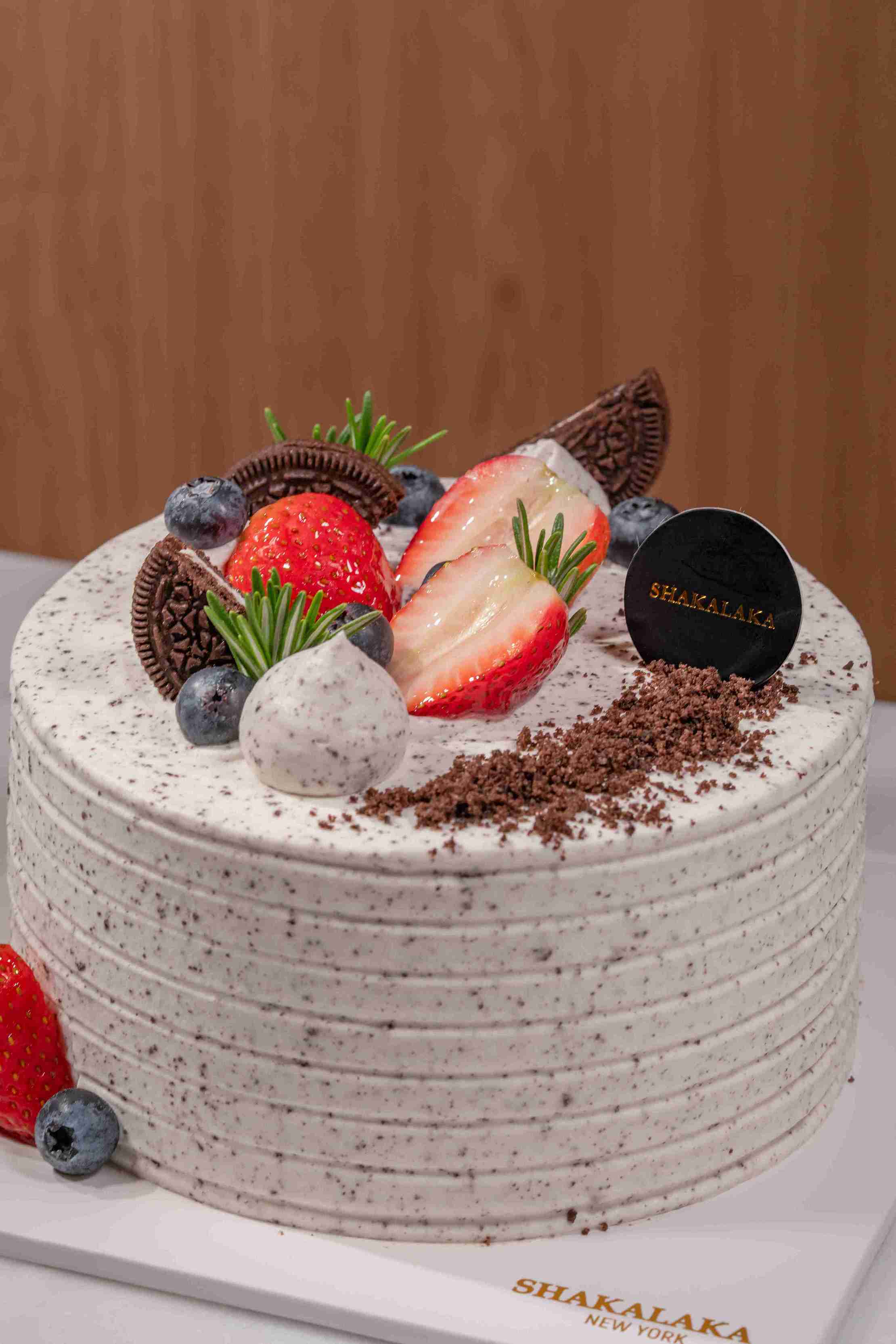 Oreo Strawberry Cake