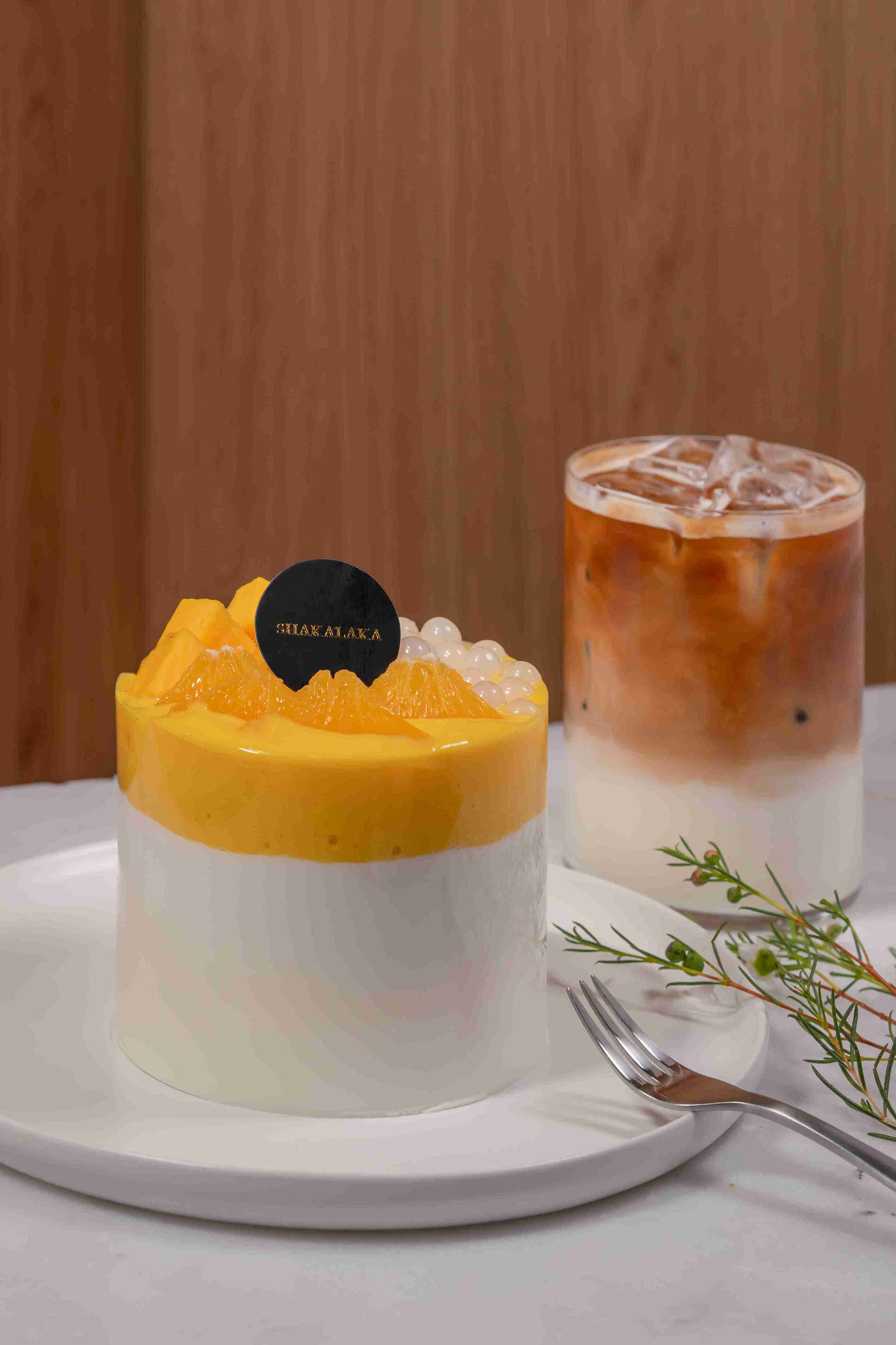 Mango Pomelo Sago Lava Cake